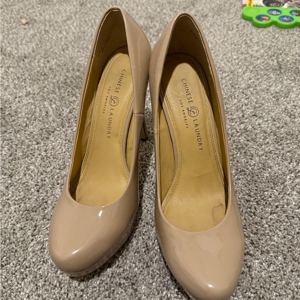 Chinese Laundry Women's Tan Pumps 10